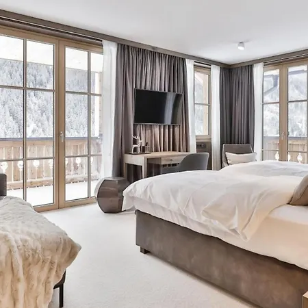 Luxury House In To