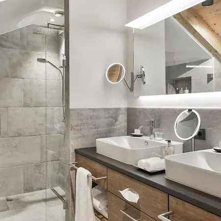 Luxury House In To Oberlech